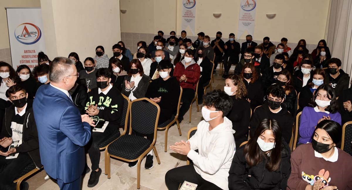 Vali Yazıcı Kemerde Öğrencilerle ve Okul Müdürleriyle Buluştu 05