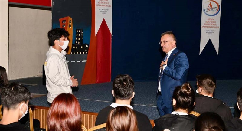 Vali Yazıcı Kemerde Öğrencilerle ve Okul Müdürleriyle Buluştu 08
