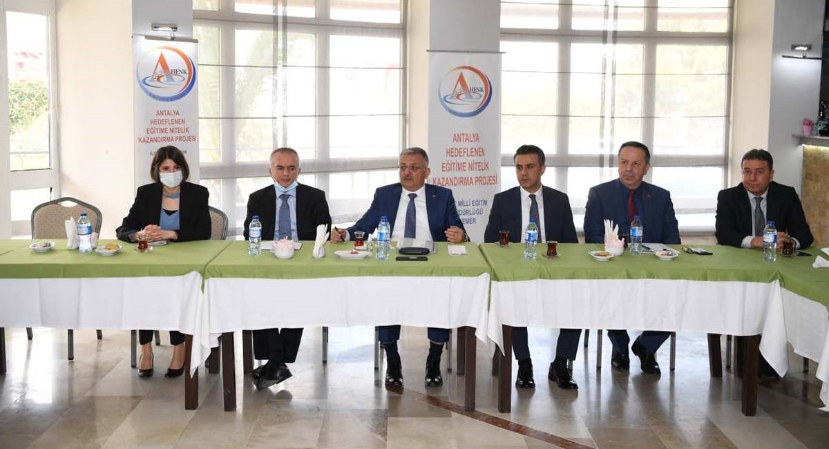 Vali Yazıcı Kemerde Öğrencilerle ve Okul Müdürleriyle Buluştu 10