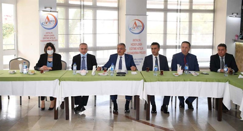 Vali Yazıcı Kemerde Öğrencilerle ve Okul Müdürleriyle Buluştu 10