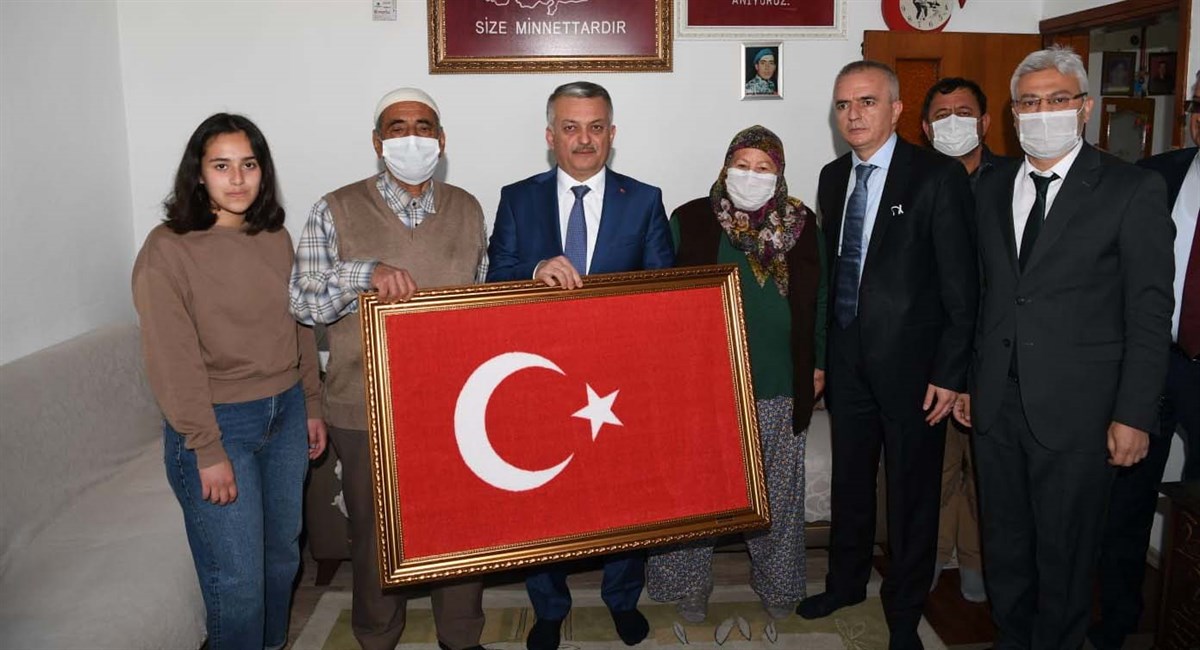 Vatan Uğruna Şehit Düşen Kahramanlarımızı Asla Unutmayacağız 05