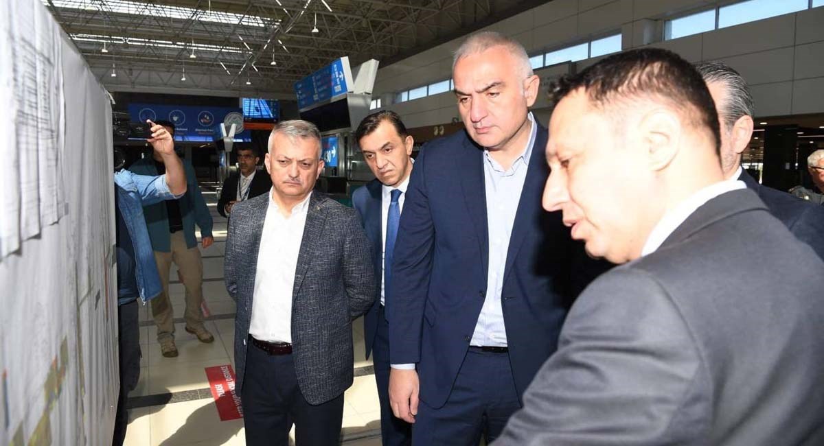 Antalya Havaalanında İncelemeler 04