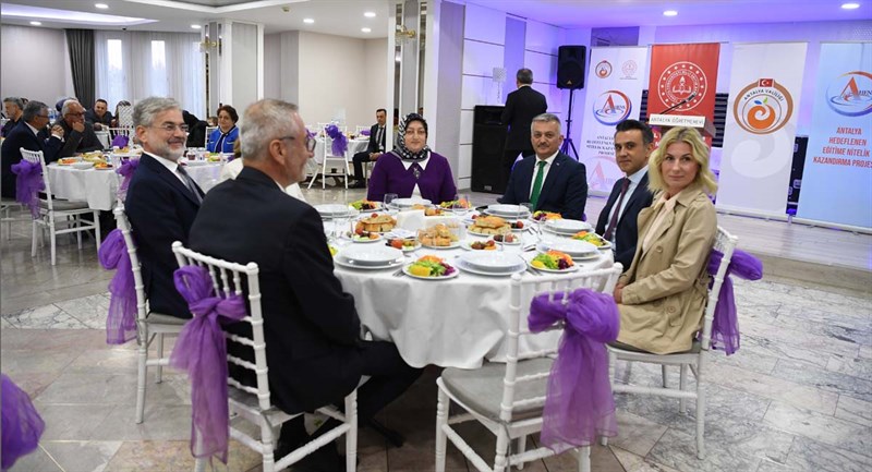03 Türk Milletinin Yardımlaşma Tezahürünün En Güzel Örneğisiniz