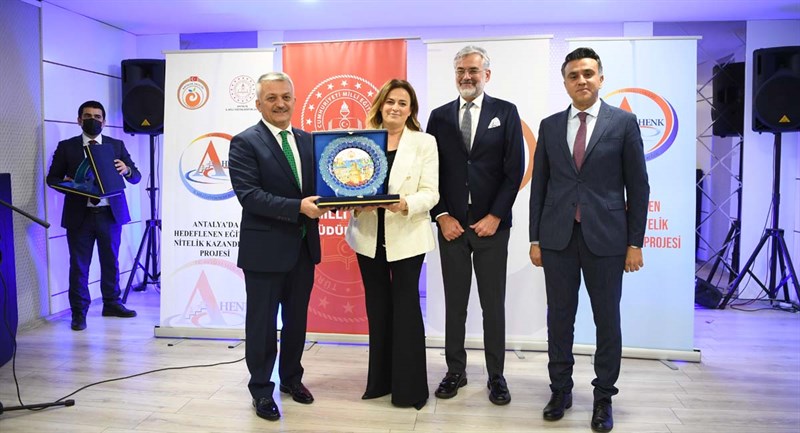 11 Türk Milletinin Yardımlaşma Tezahürünün En Güzel Örneğisiniz