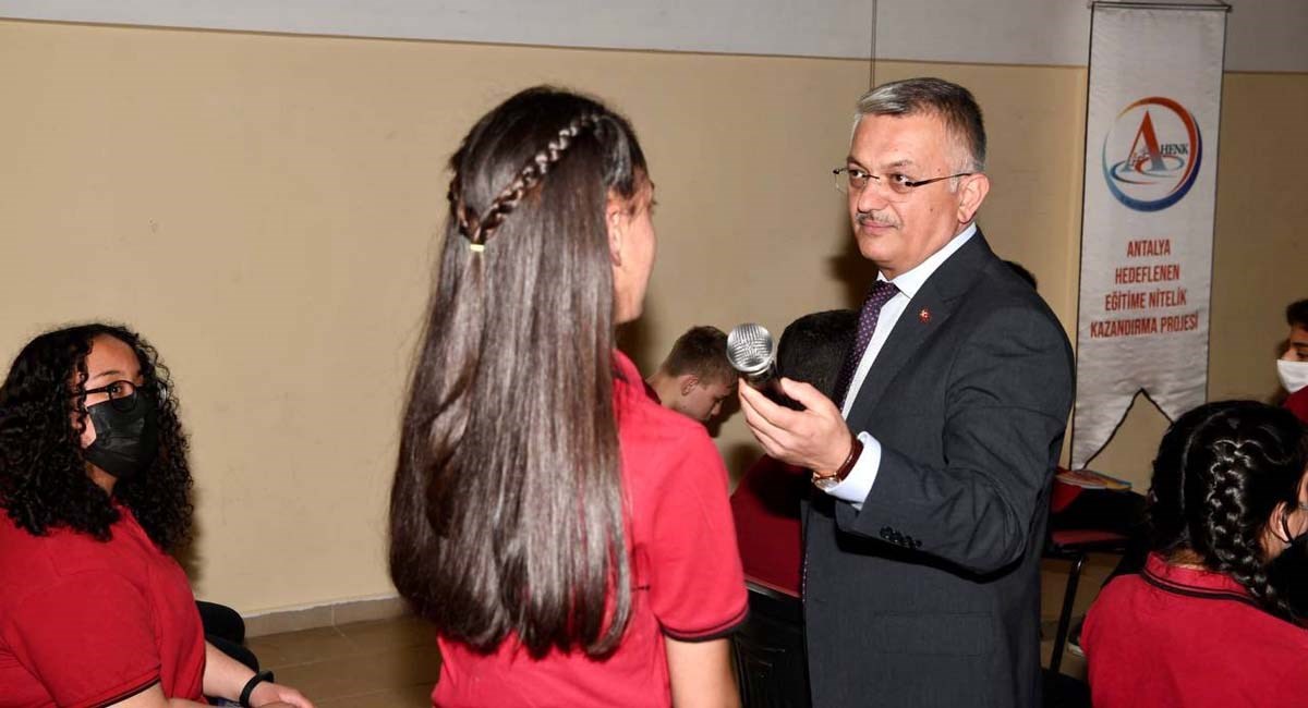 Makamımı Ve Gücümü İyi İnsan Yetiştirmek İçin Kullandım 03