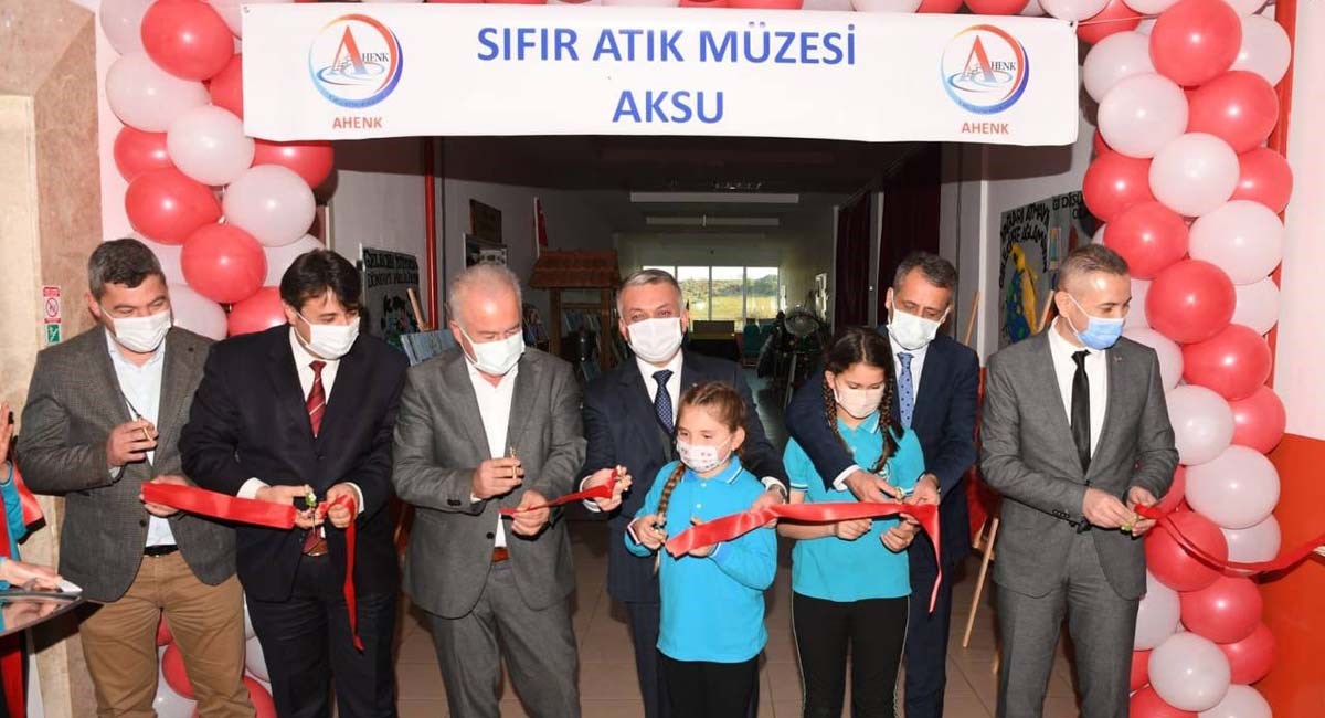 01 Gençlerimizde Okuma Bilinci Ve Çevre Bilincini Arttıracağız