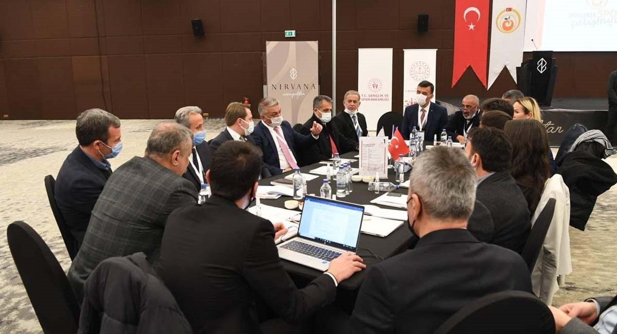 Okullarda Spor Çalıştayı Vali Yazıcı Başkanlığında Yapıldı 04