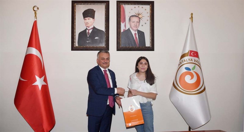 Vali Yazıcı LGS Şampiyonlarını Ağırladı 01