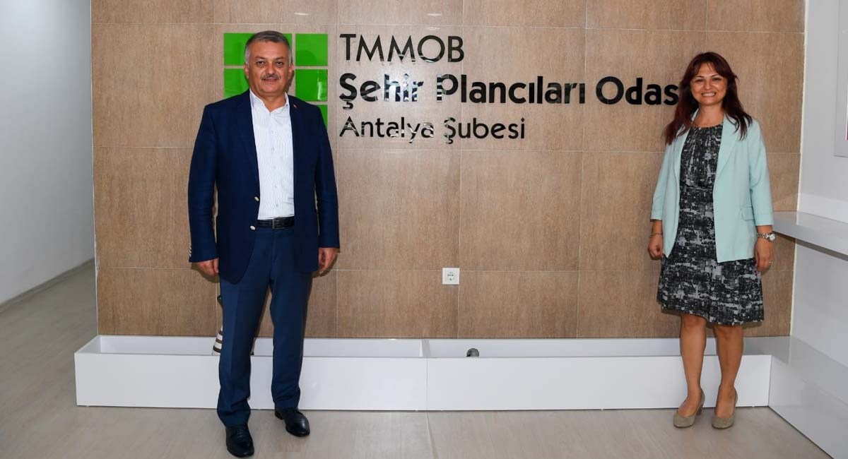 02 Önünde Fotoğraf Çektirmek İsteyeceğimiz Eserlere İmza Atmalıyız