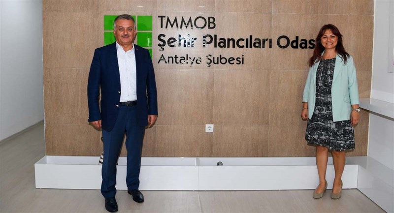 02 Önünde Fotoğraf Çektirmek İsteyeceğimiz Eserlere İmza Atmalıyız