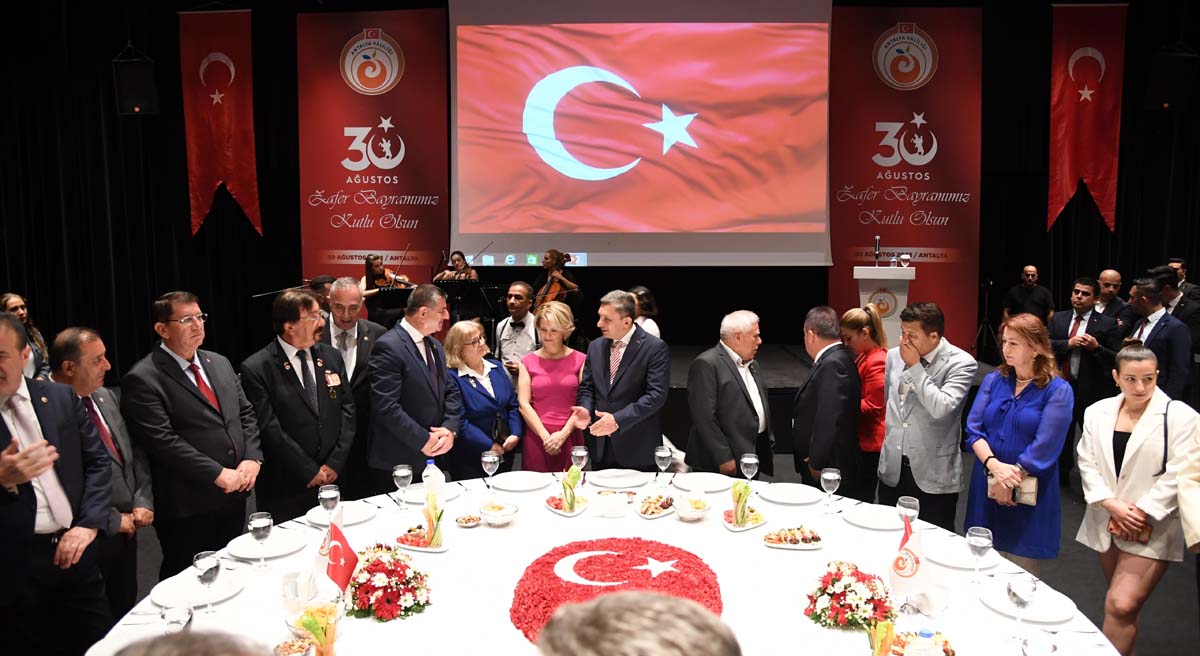 30 Ağustos Zafer Bayramı Resmi Kabul Töreni Düzenlendi 03
