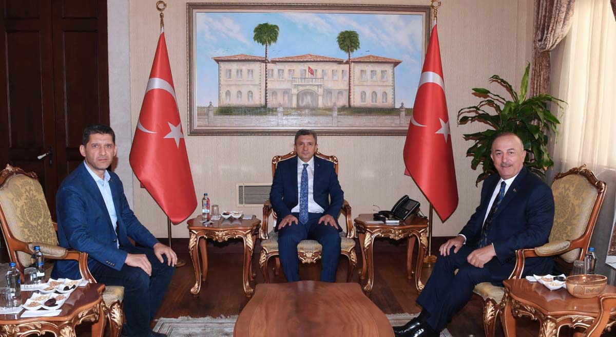 Çavuşoğlu Vali Şahin i Ziyaret Etti 02