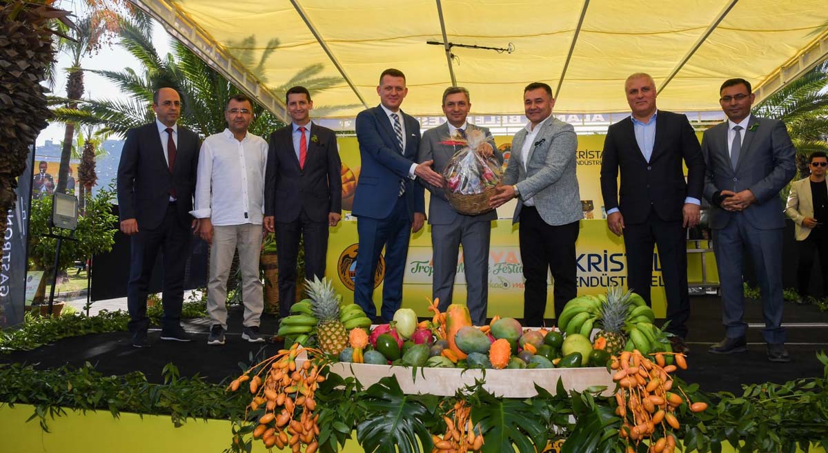 Vali Şahin Tropikal Meyve Festivalinin Açılış Törenine Katıldı 02