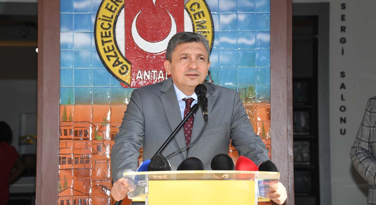 Basın Tarihine Işık Tutan Galeri Antalyada Açıldı 02