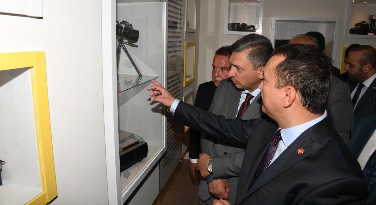 Basın Tarihine Işık Tutan Galeri Antalyada Açıldı 07