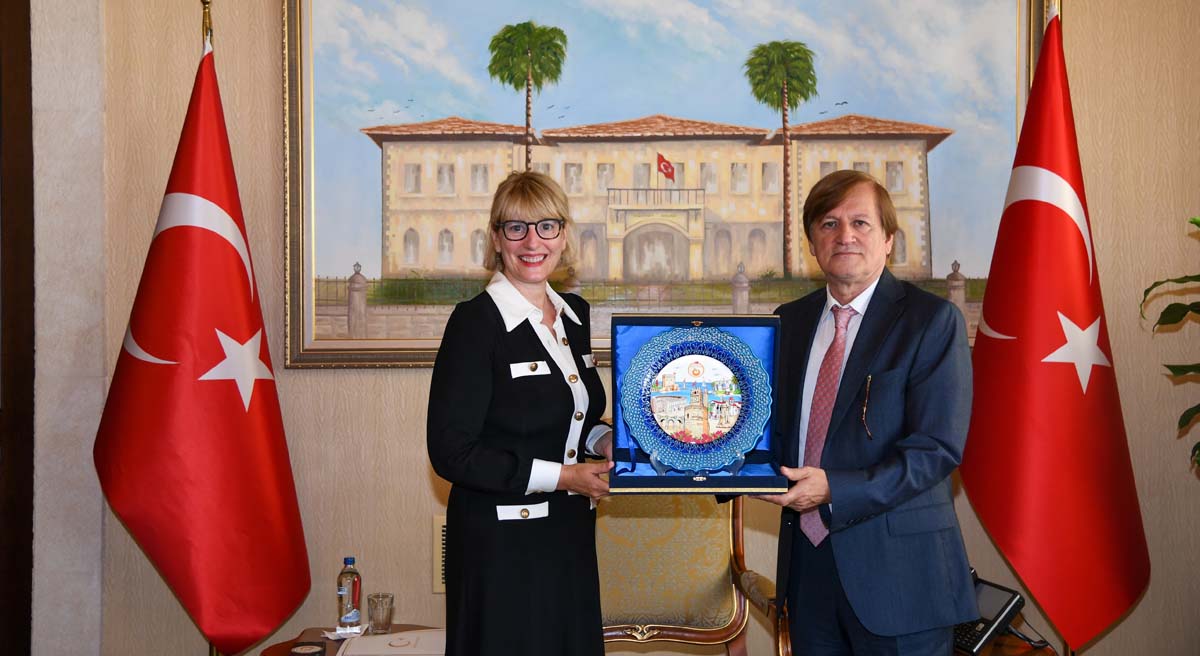 Vali Vekili Arat Jill Morrıs i Kabul Etti 02