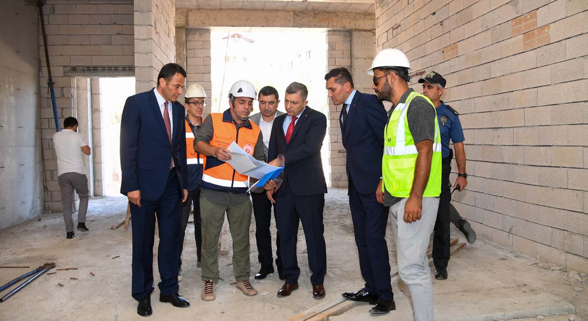 Vali Şahin Kaş İlçesini Ziyaret Etti 03