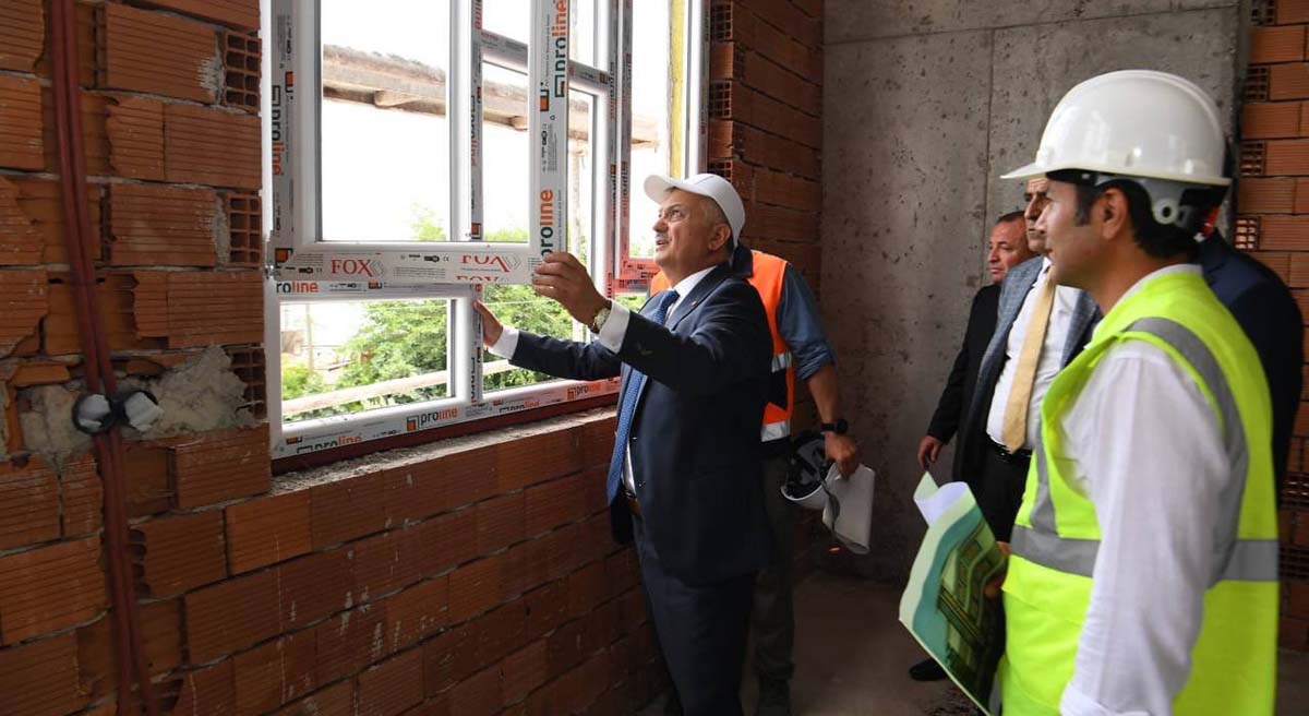 Vali Yazıcı Finike de İncelemelerde Bulundu 01