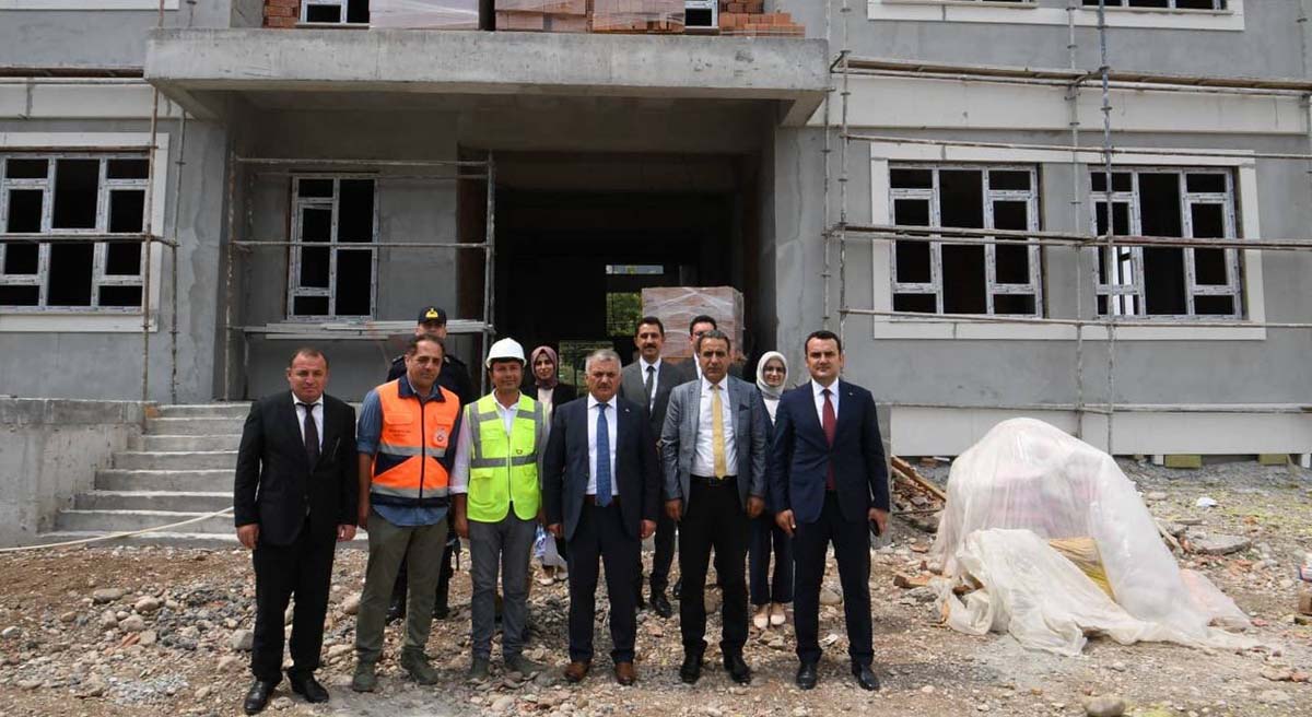 Vali Yazıcı Finike de İncelemelerde Bulundu 02