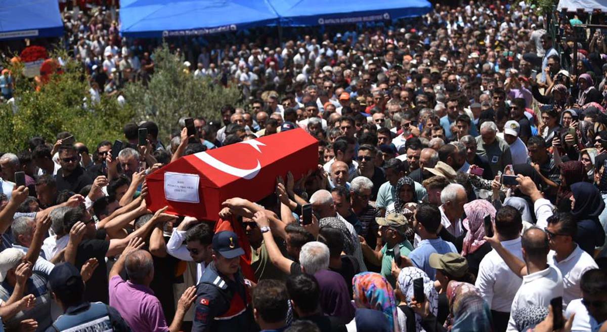 Şehit Alpay Aras Son Yolculuğuna Uğurlandı 05