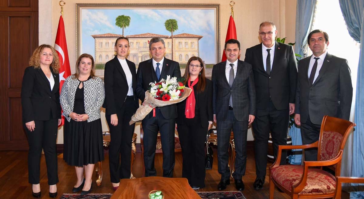 Antalyada Öğretmenler Günü Kutlandı 01