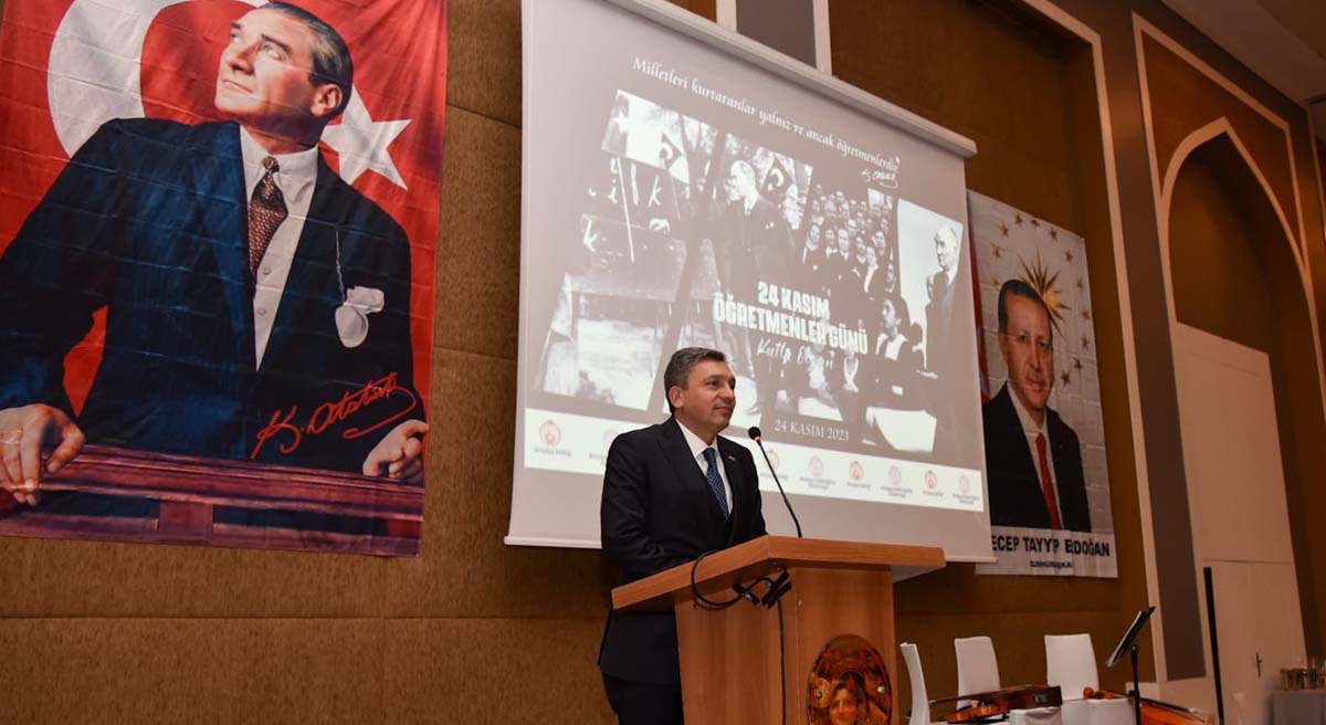 Vali Şahin - Sizler Atatürk ün Yolunda Giden Öğretmenlersiniz 01