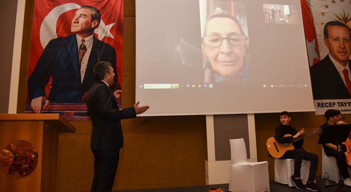 Vali Şahin - Sizler Atatürk ün Yolunda Giden Öğretmenlersiniz 02