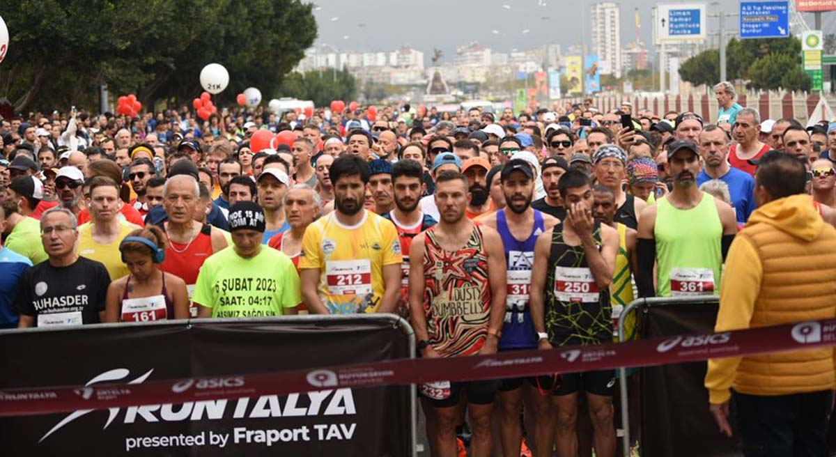 18 inci Runtalya Maratonu Gerçekleştirildi 02