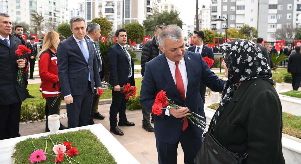 Yüce Türk Milleti Size Minettar 08