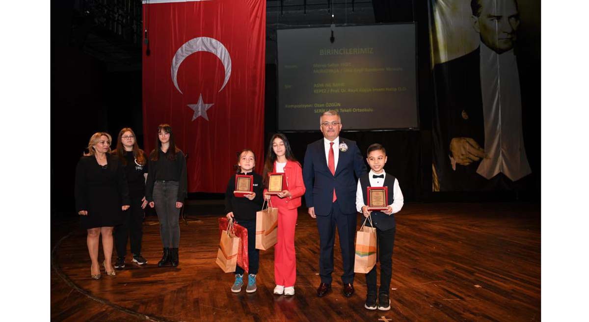 Yüce Türk Milleti Size Minettar 11