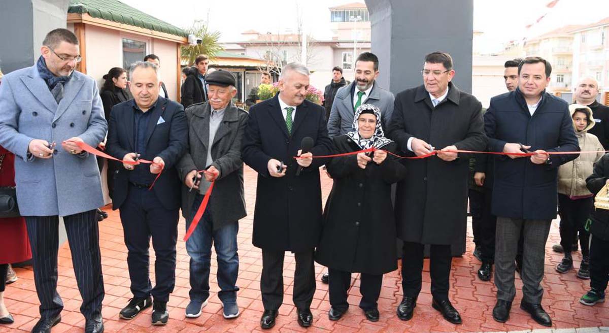 Vali Yazıcı Şefika Şevket Emel Emekliler Merkezinin Açılış Törenine Katıldı 03