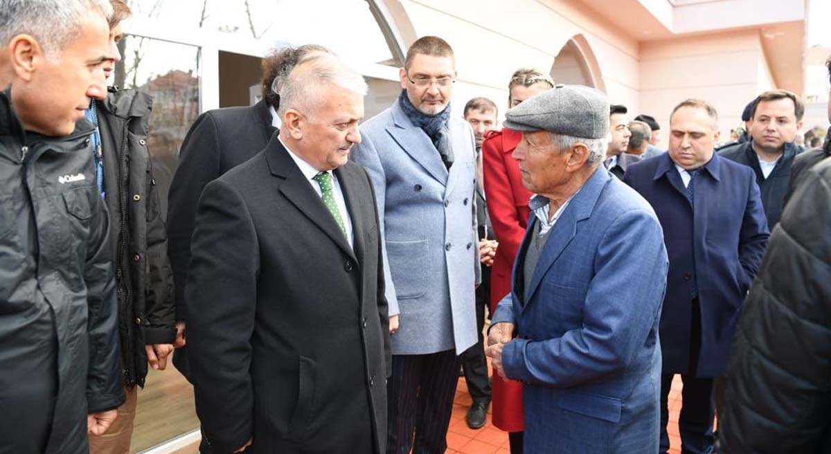 Vali Yazıcı Şefika Şevket Emel Emekliler Merkezinin Açılış Törenine Katıldı 04