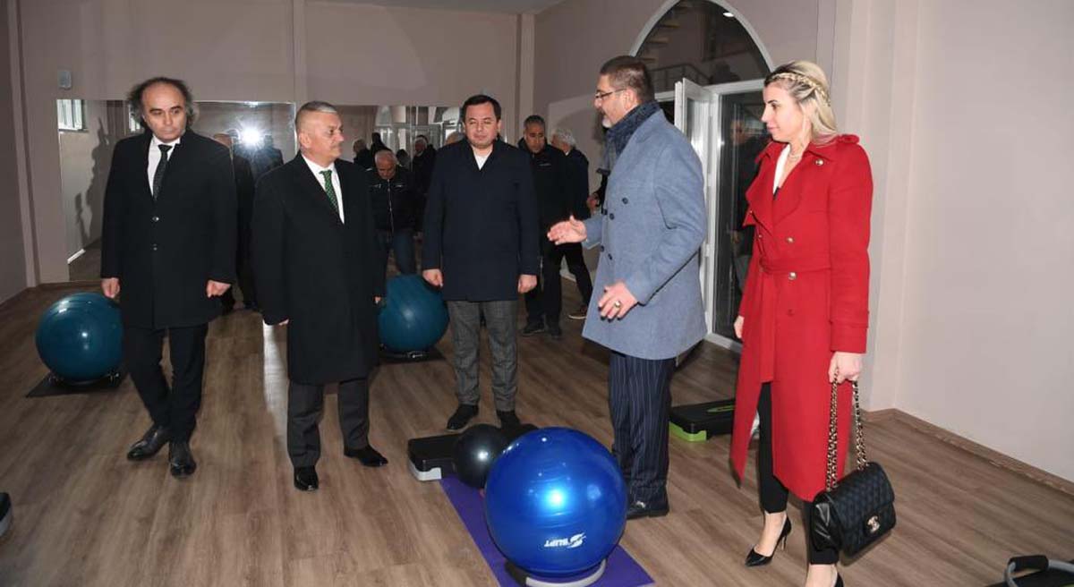Vali Yazıcı Şefika Şevket Emel Emekliler Merkezinin Açılış Törenine Katıldı 05