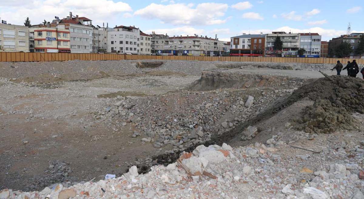 Vali Yazıcı Şefika Şevket Emel Emekliler Merkezinin Açılış Törenine Katıldı 08