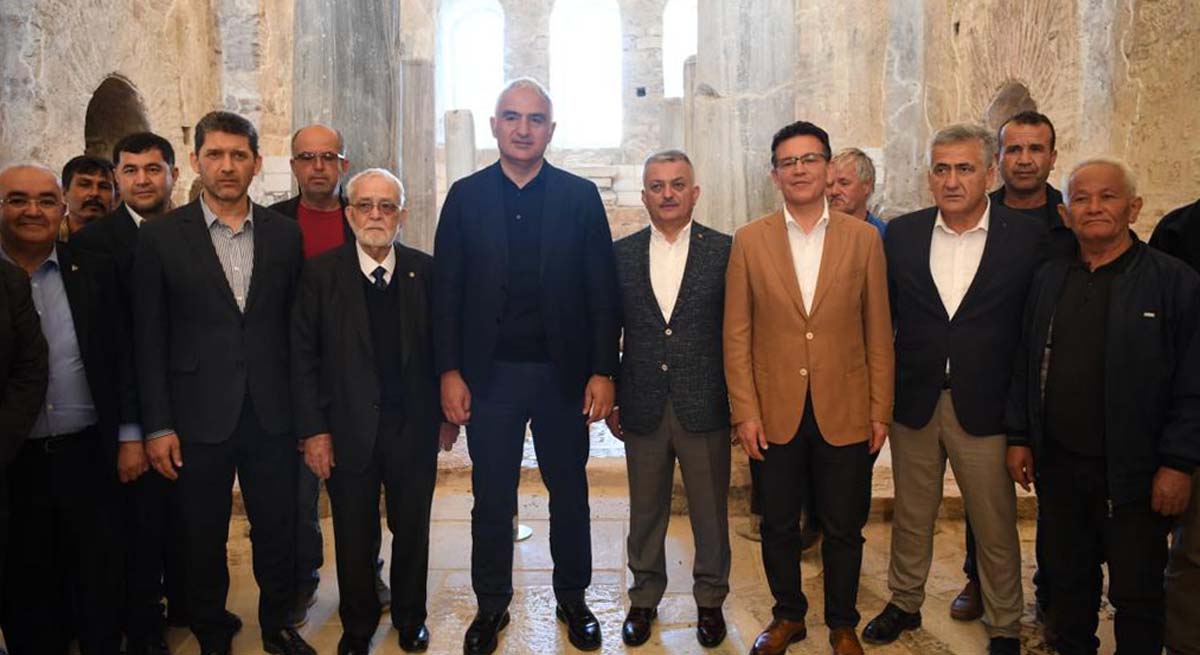 Vali Yazıcı İle Bakan Ersoy Aziz Nikolaos Anıt Müzesini Ziyaret Etti 01