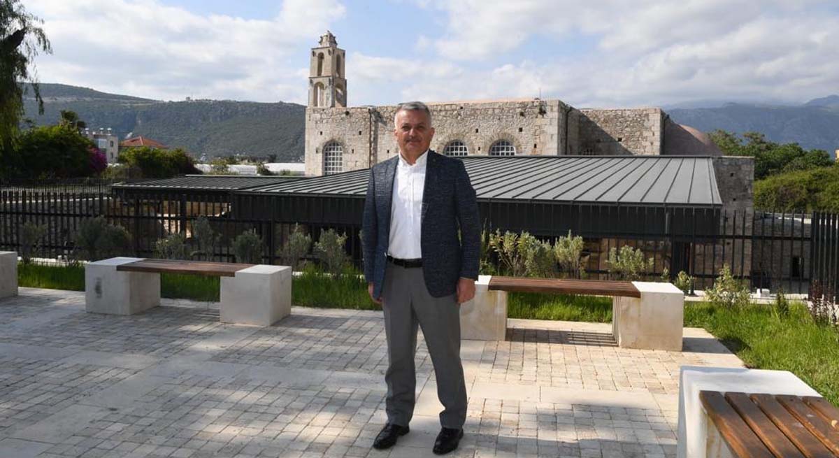 Vali Yazıcı İle Bakan Ersoy Aziz Nikolaos Anıt Müzesini Ziyaret Etti 03