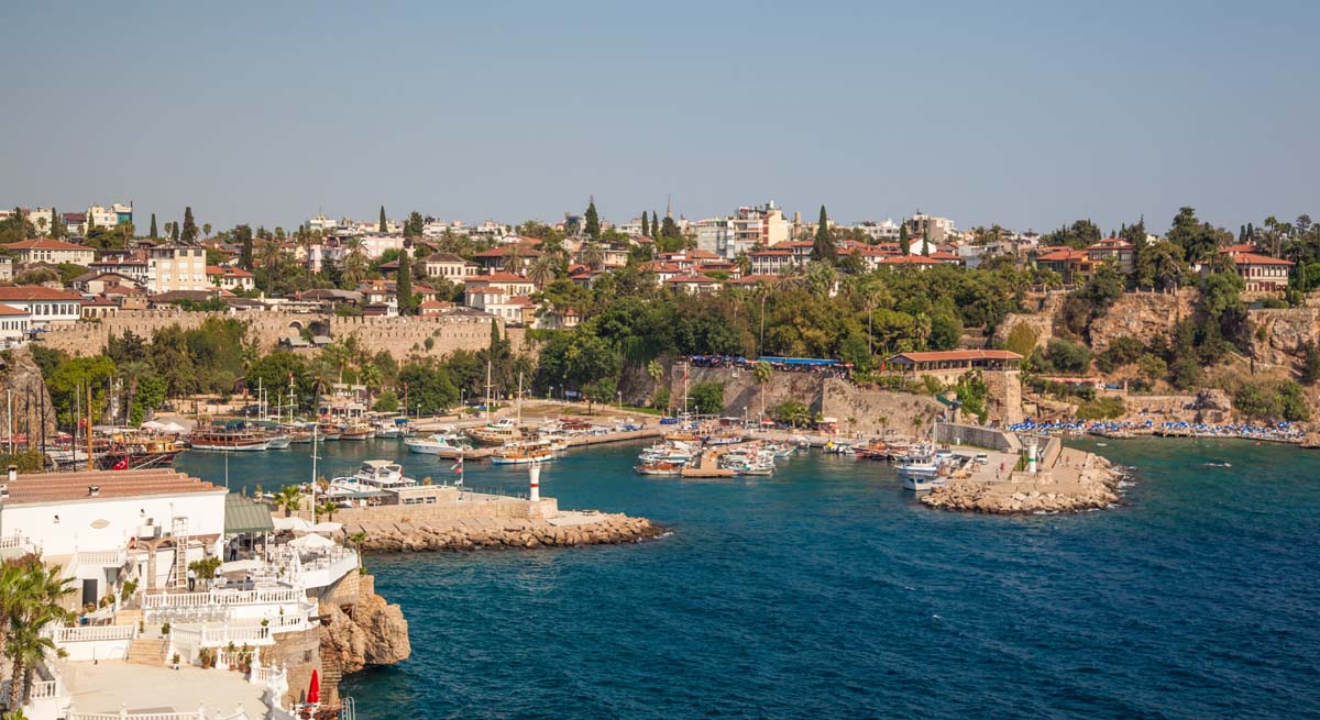 Antalyaya Hava Yoluyla Gelen Turist Sayısı 2 Milyon 110 Bini Geçti 01