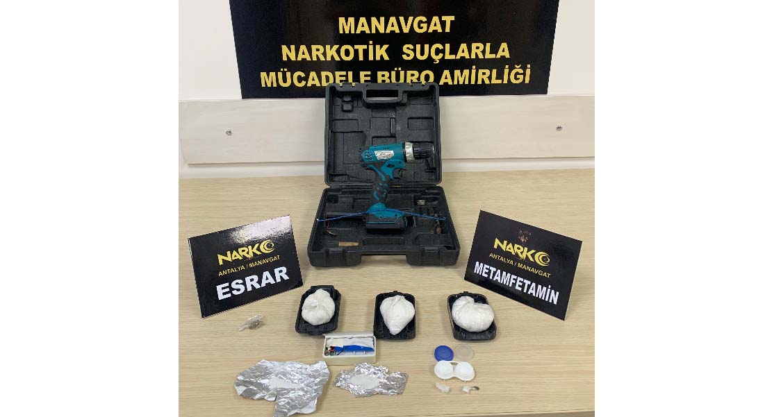 Araç Direksiyonuna Gizlenmiş Uyuşturucu Emniyet Ekiplerince Yakalandı 01