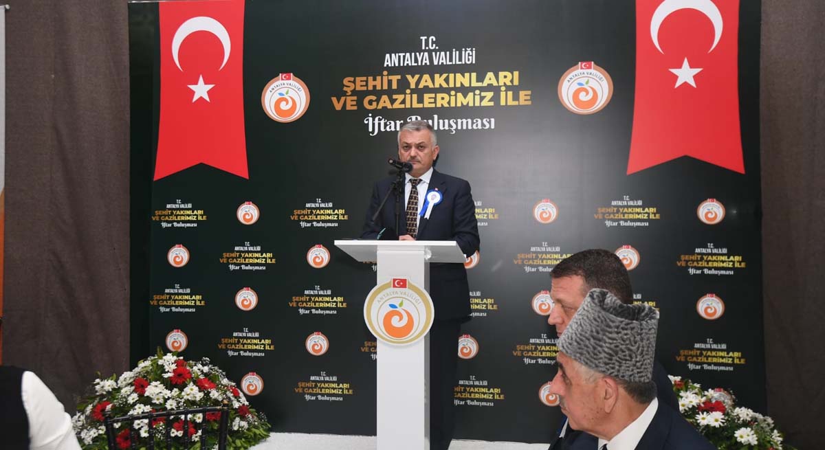 Bu Cennet Vatanın Bir Santimetre Karesini Dahi Kimseye Vermeyiz 04