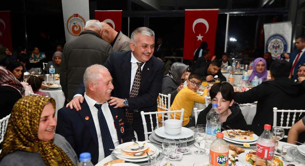 Bu Cennet Vatanın Bir Santimetre Karesini Dahi Kimseye Vermeyiz 07