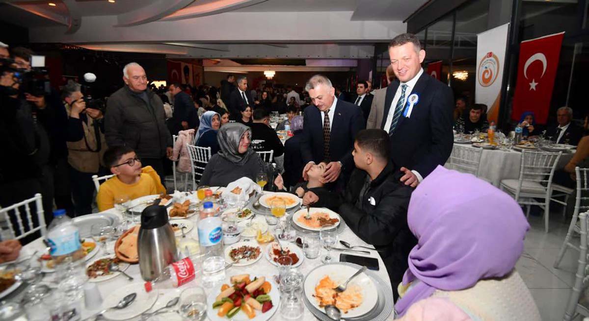 Bu Cennet Vatanın Bir Santimetre Karesini Dahi Kimseye Vermeyiz 09