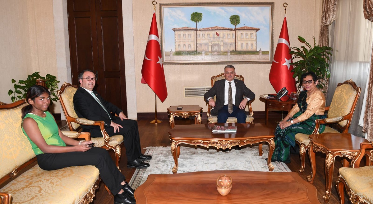 Vali Yazıcı Sri Lanka Ankara Büyükelçisi Dissanayake yi Kabul Etti 02
