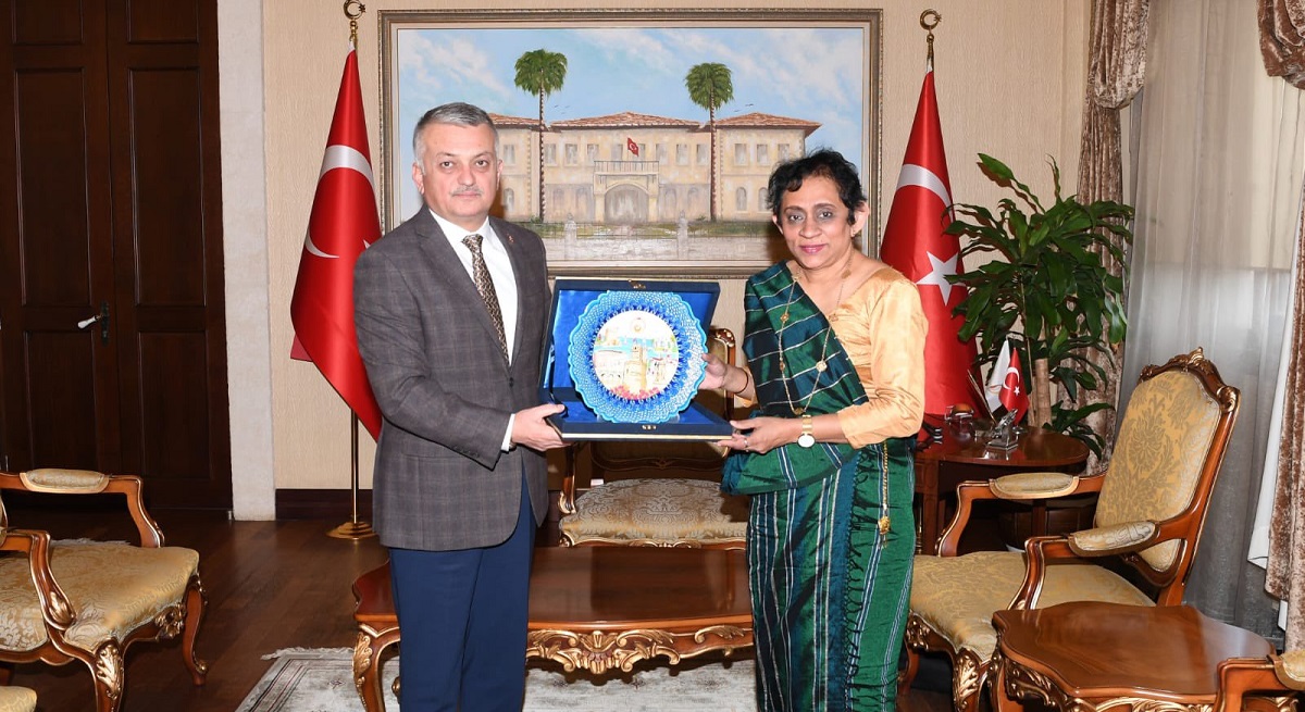 Vali Yazıcı Sri Lanka Ankara Büyükelçisi Dissanayake yi Kabul Etti 03