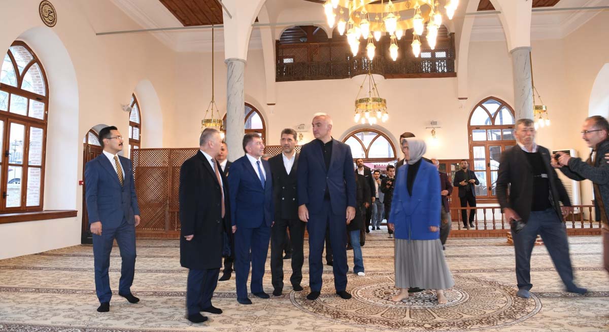 Vali Yazıcı Ve Bakan Ersoy İbradıyı Ziyaret Etti 03