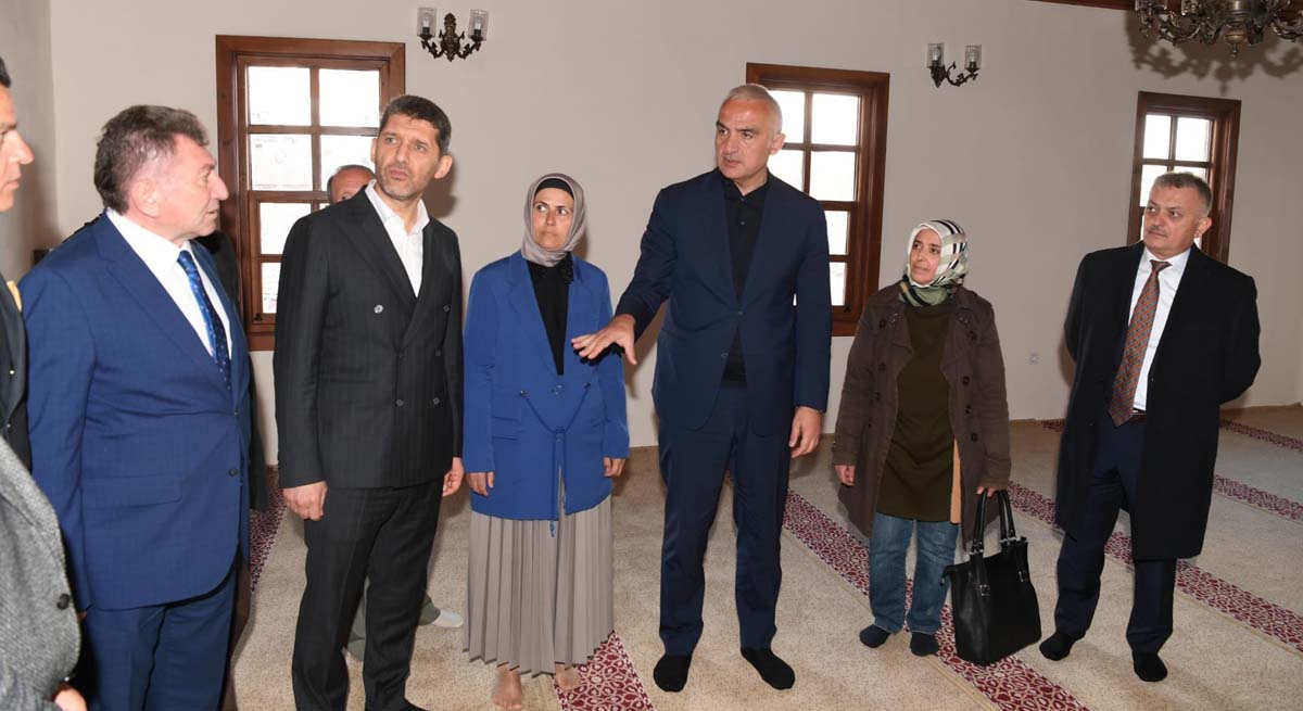 Vali Yazıcı Ve Bakan Ersoy İbradıyı Ziyaret Etti 04