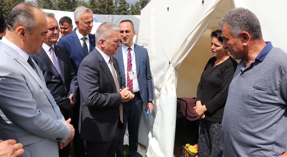 Vali Yazıcı Ramazan Bayramında Osmaniyedeki Depremzedeleri Ziyaret Etti 06