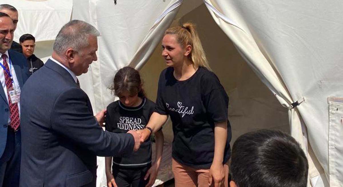 Vali Yazıcı Ramazan Bayramında Osmaniyedeki Depremzedeleri Ziyaret Etti 07