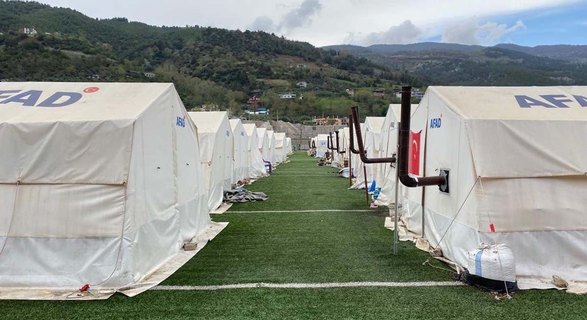 Vali Yazıcı Ramazan Bayramında Osmaniyedeki Depremzedeleri Ziyaret Etti 14