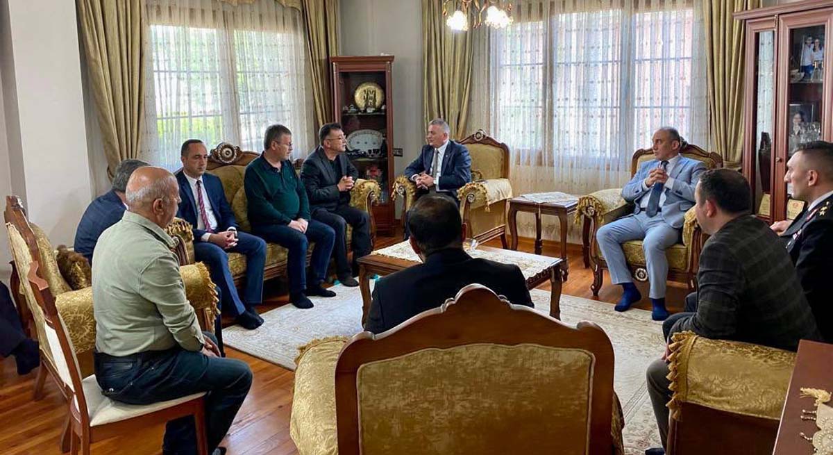 Vali Yazıcı Ramazan Bayramında Osmaniyedeki Depremzedeleri Ziyaret Etti 18