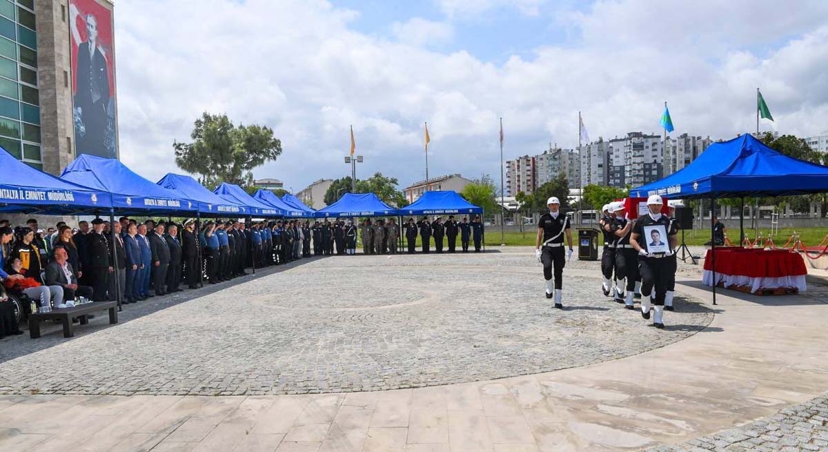 Polis Memuru Yeter Son Yolculuğuna Uğurladı 03